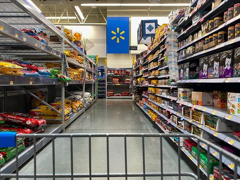 Walmart decide sacar de sus vitrinas algunos productos dirigidos a personasafroamericanas Mark Zuckerberg, Sams Club, Department Store, Marketing Digital, Home Depot, United States, Marketing, How To Plan, Quick Saves