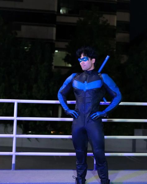 Bird of Bludhaven. 🐦🎪🌃 @justinsaiyann as Nightwing #Nightwing #Robin #DickGrayson #TheBatman #Batman #DarkKnight #BruceWayne #GothamKnights #GothamCity #Gotham #TeenTitansGo #TeenTitans #Titan #YoungJustice #DC #DCComics #DCUniverse #NightwingCosplay #RobinCosplay #DCCosplay #CosplayersOfInstagram #CosplayersOfIG #Cosplayer #Cosplay #Superhero #Comics #Blue #Black Nightwing Costume, Nightwing Costumes, Nightwing Robin, Nightwing Cosplay, Robin Cosplay, Dc Cosplay, Superhero Comics, Teen Titans Go, Superhero Design