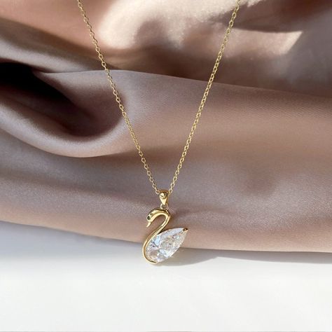 Swan Pendant, Pastel Necklace, Swan Necklace, Pretty Jewelry Necklaces, Diamond Gift, Crystal Accessories, Jewelry Lookbook, Gold Stone, Girly Jewelry