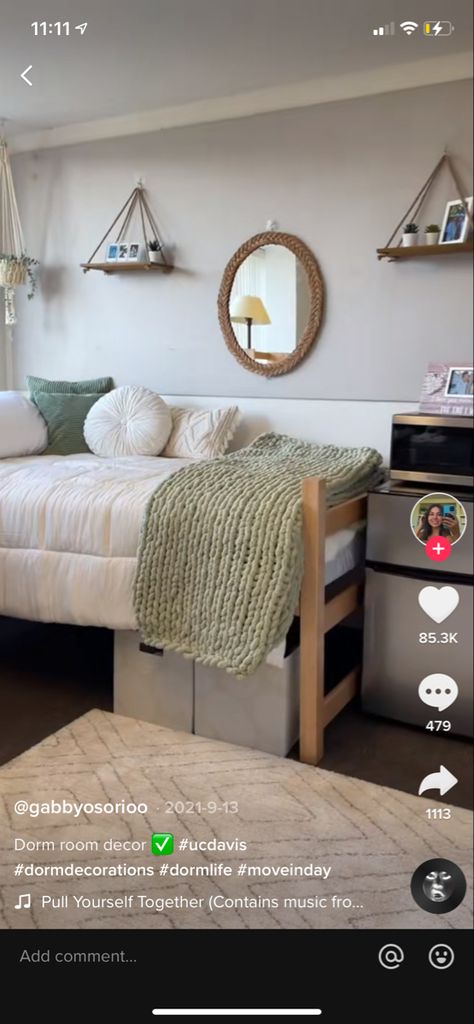 Dorm Setup, Single Dorm Room, Dorm Themes, Dorm Room Layouts, College Dorm Room Ideas, College Dorm Room Inspiration, College Shopping, Dream Dorm Room, Boho Dorm Room