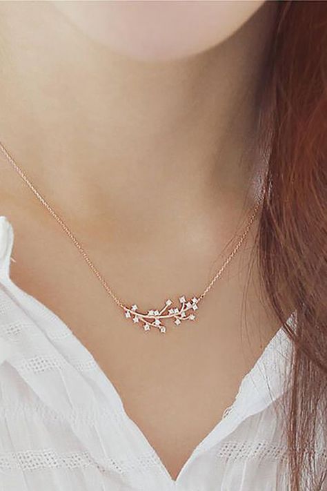 Chain Designs Gold Women, Rose Gold Chain Women, Gold Chain Designs For Women, Cute Pendants, قلادات متدلية, Chain Necklace Women, Delicate Pendant, Gold Jewelry Simple Necklace, Chain For Women