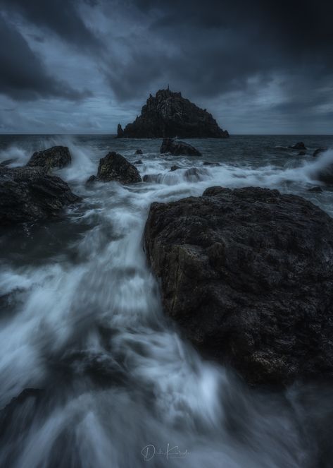 "Wave Ocean" by Daiki Kuroda Summer is over and the rough seas season is just around the corner. It would be great if the clouds with a three-dimensional effect, rough waves, and thunder rang. The climatic conditions we are pursuing are difficult. #fstoppers Dark Ocean Aesthetic, Scary Island, Moody Sea, Ocean Aesthetics, Rough Ocean, Stormy Ocean, Nautical Aesthetic, Ocean Storm, Dark Ocean