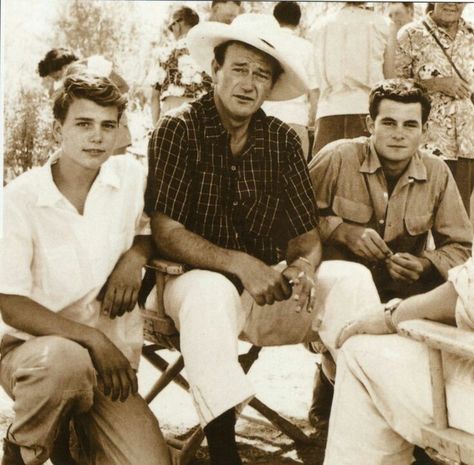 John Wayne with his sons Patrick and Michael he had from his first wife Josie, John Wayne Quotes, Duke Wayne, Patrick Wayne, John Wayne Movies, Maureen O'hara, Wayne Family, Actor John, Classic Movie Stars, Celebrity Families