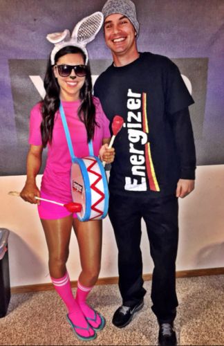 Halloween Kostüm Joker, Costumes Faciles, Easy Couple Halloween Costumes, Easy Couples Costumes, Meme Costume, Halloween Costumes Diy Couples, Couples Halloween Costumes, Energizer Bunny, Sophia Lee