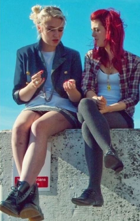 Emily Fitch Outfits, Emily Skins, Skins Generation 2, Lily Loveless, Emily Fitch, Skins Fire, Kathryn Prescott, Effy Stonem, Skin Aesthetics