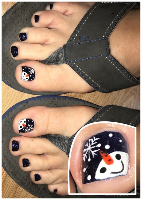 Snowman Toe Nail Designs, Winter Pedicure Ideas Toenails, December Pedicure Ideas, Christmas Toe Nail Designs Toenails, Toe Nail Designs For Winter, Holiday Pedicure Ideas, Winter Pedicure Ideas, Pedicure Ideas Winter Toenails, Christmas Pedicure Ideas