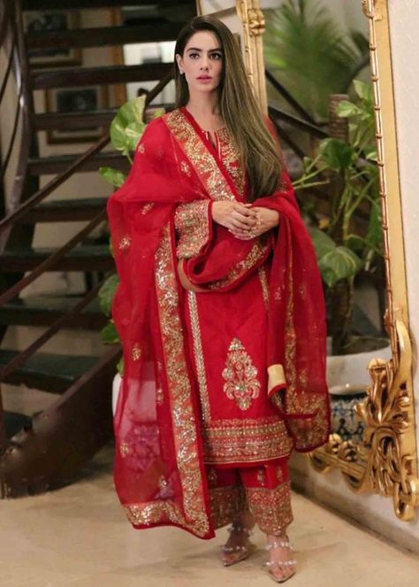 Lehenga Silk, Bridal Suits Punjabi, Lehenga For Girls, Pakistani Dresses Casual, Pakistani Fashion Party Wear, Beautiful Pakistani Dresses, Salwar Kamiz, Traditional Indian Outfits, Simple Pakistani Dresses