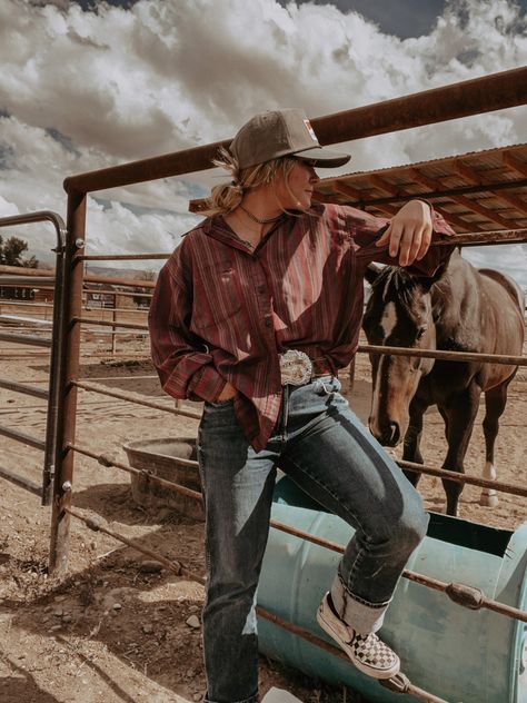 Tomboy Cowboy Outfits, Masc Country Outfits, Bandana Around Neck Outfit Country, Country Flannel Outfits, Womens Ranch Outfits, Western Grunge Style Summer, Western Outfits Women Aesthetic, Thrifted Western Outfits, Ranching Outfits