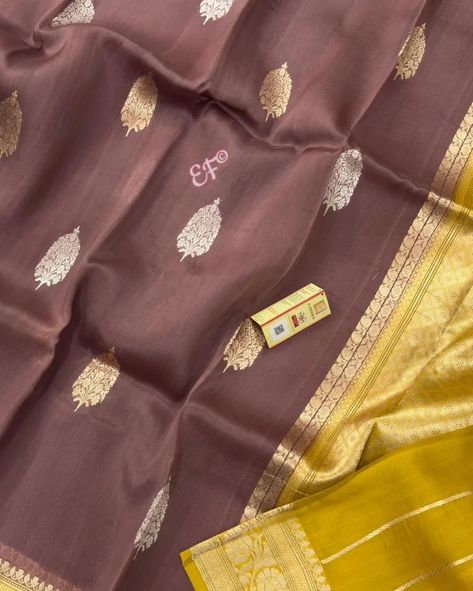 *Exclusive Dussehra Handloom Kora Pattu Collection* 🌹Pure Handloom Kora By Pattu Sarees With Rich Contrast Borders along With Gold & Silver Zari Butas Rich Weaving Pallu & Contrast Stripes Blouse 🌹 **With Silk Mark* * *Price : 8000 +$* Stripes Blouse, Kora Silk Sarees, Silk Sarees With Price, Mark Price, Pattu Sarees, Striped Blouse, Silk Sarees, Borders, Silver Gold