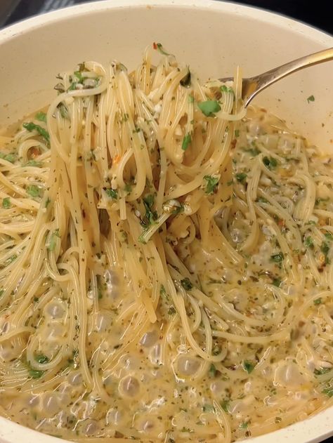 GARLIC BUTTER PASTA - That Foodie Girl Easy Sunday Pasta, Butter Garlic Spaghetti, Pasta With Chicken Stock, Diy Pasta Sides, Easy Pasta Sauces Quick, Creamy Butter Pasta, Simple Garlic Butter Pasta, Chicken Pasta Recipes Easy Quick Dinner Garlic Butter, Garlic Butter Steak Pasta