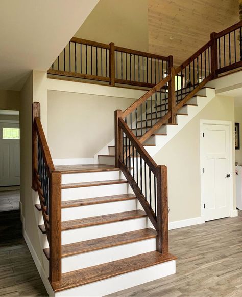 Indoor Stair Railing, Wood Railings For Stairs, Diy Stair Railing, Loft Railing, Farmhouse Stairs, Wood Stair Treads, Rustic Staircase, Indoor Railing, Interior Stair Railing