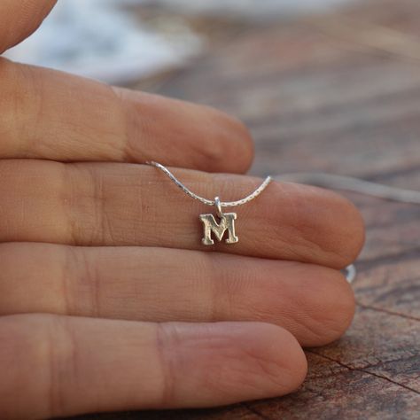 Silver Letter Necklace, Dainty Women, Mrs Necklace, Letter Necklace Silver, Sterling Silver Initial Necklace, Silver Initial Necklace, Oval Jewelry, Girls Necklace, Simple Silver Jewelry