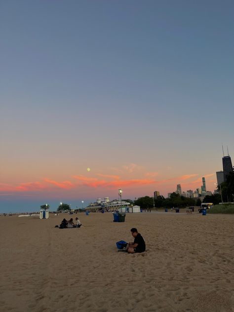 Chicago Sunset Aesthetic, Oak Street Beach Chicago, Chicago Beach Aesthetic, Chicago Summer Aesthetic, Sunset Chicago, Chicago Sunset, Beach Chicago, Usa Life, Chicago Lake