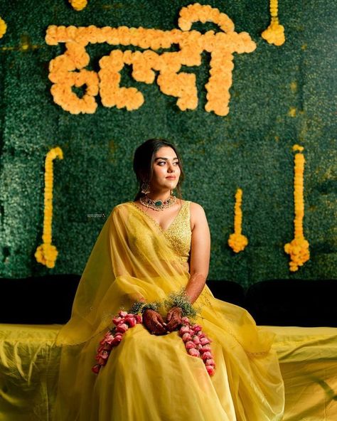 55 Gorgeous Haldi Dresses & Outfits To Inspire You (Latest) #55 Gorgeous Haldi Dresses & Outfits To Inspire You (Latest) #haldi outfits #outfit #dresses #background #wallpaper Love Poses Couple, Haldi Bride Poses, Bride Haldi Poses, Haldi Photography Ideas, Haldi Photos, Haldi Shoot, Haldi Dresses, Haldi Pose, Haldi Poses For Bride