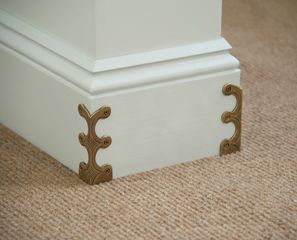 Skiffers  -  Corner protectors in solid brass castings designed to prevent damage to skirting boards and wall corners. Brass Corners, Stair Rods, Casa Country, Corner Protectors, Stair Runner Carpet, Carpet Stairs, Cool Ideas, Baseboards, Carpet Runner