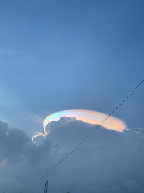 Spotted A Rainbow Cloud From My Balcony. Not As Beautiful As Aurora But Pretty Rare To See Such Phenomena In India Surreal Scenery, Photos Rares, Rainbow Clouds, Rainbow Cloud, Sendai, Stonehenge, Alam Semula Jadi, Rare Photos, Bored Panda