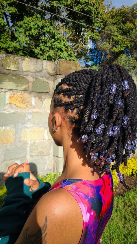 Twists On Locs, 4c Natural Hairstyles Short, Hair Inches, Beautiful Locs, Short Locs Hairstyles, Quick Natural Hair Styles, Dreadlock Styles, Dyed Hair Inspiration, Dreads Styles