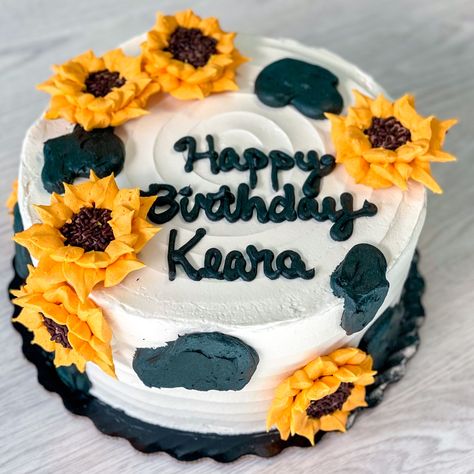 Sunflower and cowprint were the theme for this special girl's birthday. We hoped it marked the spot and helped make the day. #delishoregon #medfordoregon #southernoregon #bakerylife #eatcake #cakesofinstagram #jacksoncounty #pnw #smallbiz #eatlocal #roguevalley #foodie #medfordcenter #instacake #birthdaycake #cakestagram #cakedecorating #cakeart Country Western Cakes Birthday, Cow Themed Birthday Cakes, Cow Sunflower Cake, Cow Print Birthday Cake Ideas, Cow Print Sunflower Cake, Sweet 16 Party Ideas Cow Theme, Cow And Sunflower Cake, Cow Cake With Sunflowers, Cow Print And Sunflower Cake