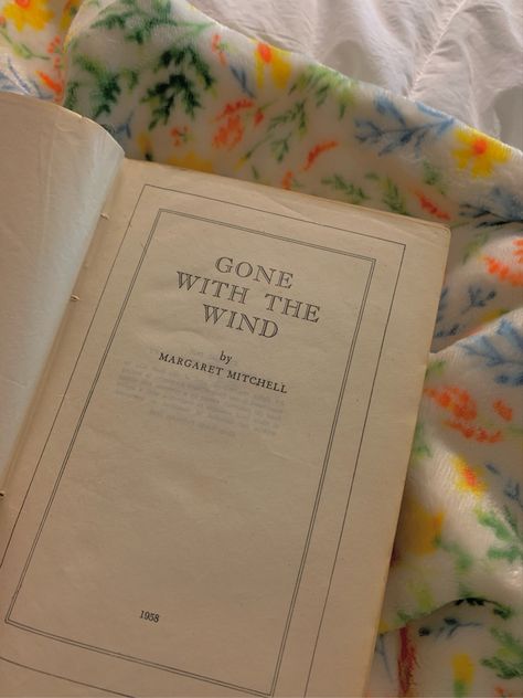 Gone With The Wind Book Aesthetic, Gone With The Wind Aesthetic, Gone With The Wind Book, Mac Background, Books Recs, Southern Things, Reading Inspiration, Mac Backgrounds, Book Obsession