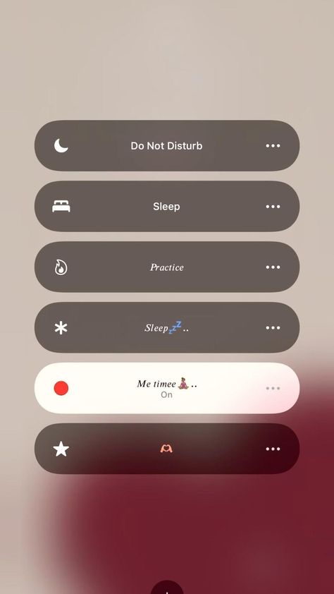 Wallpaper Homescreen Layout, Iphone Organization Homescreen, How To Clean Iphone, Ipad Essentials, Home Lock Screen, Wallpaper Homescreen, First Iphone, Iphone Home Screen Layout, Iphone Homescreen