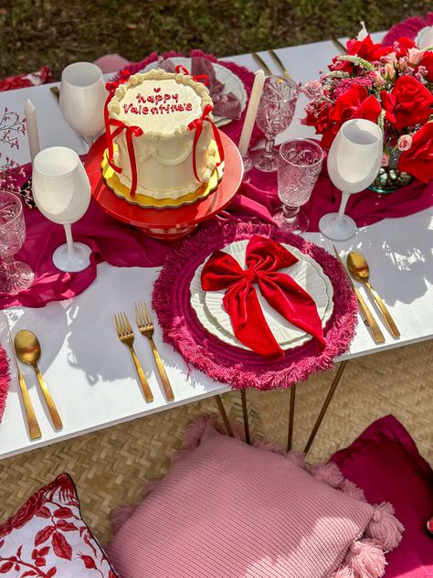 #coquette #picnic #bow #valentines #galentines #tablesetting #pink #flowers #bff #brunch Red Brunch Decor, Birthday Brunch Aesthetic, Red And Pink Birthday, Pink And Red Birthday, Red Pink Party, Bride Brunch, Coquette Picnic, Valentines Day Brunch, Galentines Aesthetic