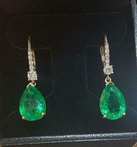 Snow Earrings, Emerald Earrings Drop, Colombian Emeralds, Gold Filled Earrings, Emerald Earrings, Diamond Drops, Drop Dangle Earrings, White Gold Engagement Rings, Green Emerald