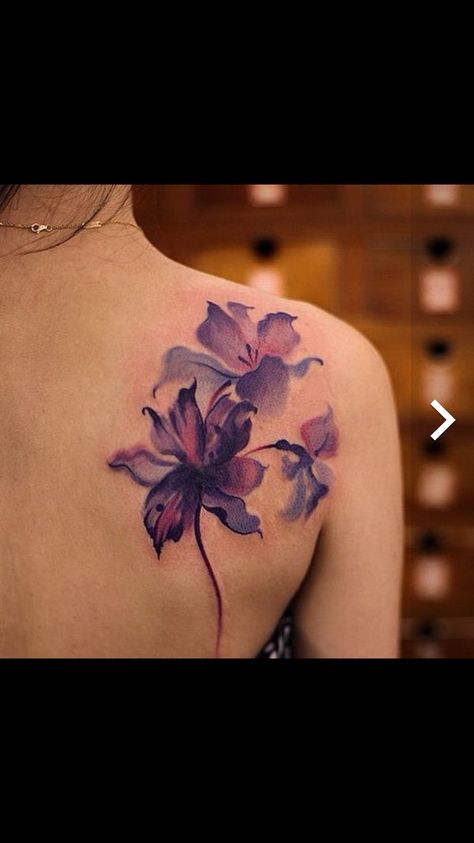 Flower tattoo no outline Flower Watercolor Tattoo, Wildflowers Tattoo, Backpiece Tattoo, Tattoo Placements, Watercolor Tattoo Flower, Beautiful Flower Tattoos, Geniale Tattoos, Disney Tattoo, Tattoo Girls