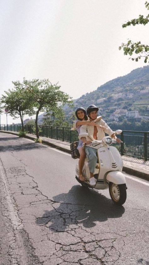 Ren Love And Gelato, Italy Vespa, Almafi Coast Italy, Love And Gelato, Lauren Kate, Paris Couple, Best Honeymoon Destinations, Italy Summer, Best Honeymoon