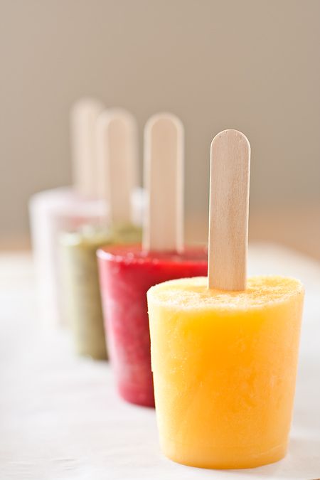 homemade-popsicle-recipes Boozy Ice Pops, Ice Popsicle, Slushie Recipe, Vegetarian Meals For Kids, Fruit Popsicles, Fruit Pops, Nutribullet Recipes, Fresh Fruit Recipes, Kids Cooking Recipes