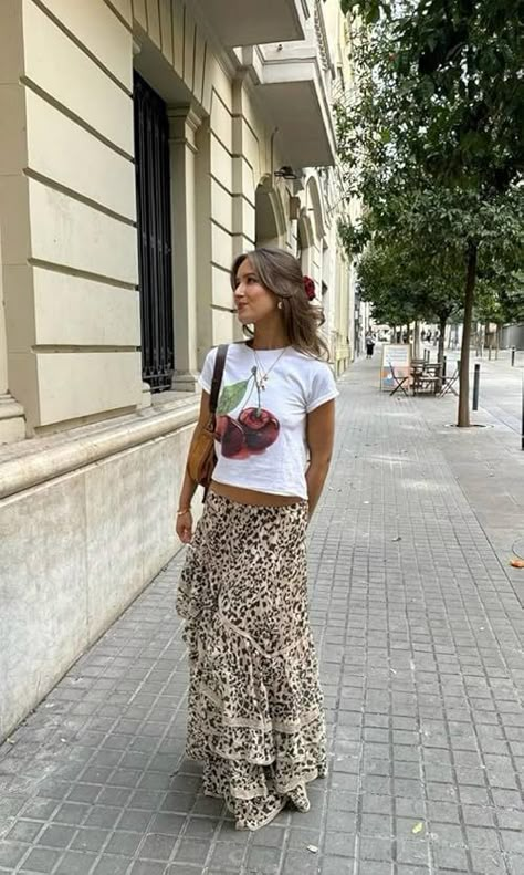 Valery Cruz's Amazon Page Fringe Outfit Aesthetic, Italy Street Style, Thrifted Outfits, Europe Outfits, Mode Inspo, Mode Inspiration, Summer Fits, Looks Style, Spring Summer Outfits