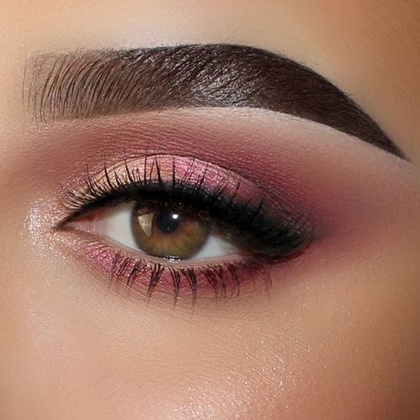 Rosy Eyeshadow, Maquillage On Fleek, Eye Makeup Pictures, Beautiful Eye Makeup, Eye Makeup Designs, Sigma Beauty, Simple Eye Makeup, Elegant Makeup, Goth Makeup