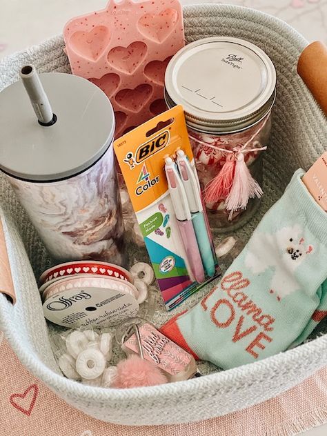 Valentine's Day Gift Basket Ideas For Kids | She Gave It A Go Valentines Gift Ideas, Friend Valentine Gifts, Valentines Day Baskets, Girl Gift Baskets, Valentine Gift Baskets, Best Gift Baskets, Valentine Baskets, Valentine's Day Gift Baskets, Galentines Gifts