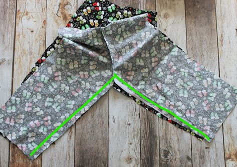 pajama pants pattern Toddler Pajamas Pattern, Pajama Pants Pattern Free, Pajama Pants Tutorial, Easy Kids Sewing Projects, Pajamas Diy, Kids Pants Pattern, Pajama Pants Pattern, Pants Pattern Free, Girls Pajama Pants