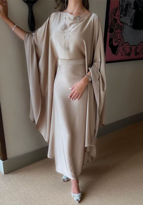 Material Gown, Gowns Modest, Gown Dress Design, Conservative Dresses, Modest Neckline, Cheap Maxi Dresses, Glam Outfit, Winter Chic, Maxi Gown