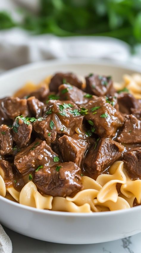 Crockpot beef tips & noodles! Crockpot Steak Bites, Juicy Steak Bites, Beef And Mushroom Stew, Beef Tips And Noodles, Crockpot Steak, Slow Cooker Steak, Steak Bites Recipe, Garlic Beef, Beef Tips And Gravy