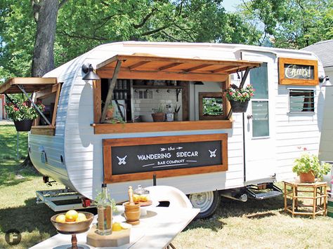 Tiffany and Dave Unger are slinging drinks from their mobile bar cart around the St. Louis area. Foodtrucks Ideas, Camper Bar, Trailer Bar, Coffee Food Truck, Bar On Wheels, Caravan Bar, Mobile Coffee Shop, Coffee Trailer, Coffee Van