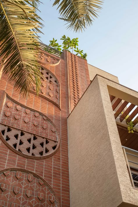 A modern home facade with a variety of brick patterns and unique designs. Modern Home Facade, Modern Brick House, Cross Ventilation, Home Facade, Brick Cladding, The Architects Diary, Geometric Floor, Wall Exterior, Brick Architecture