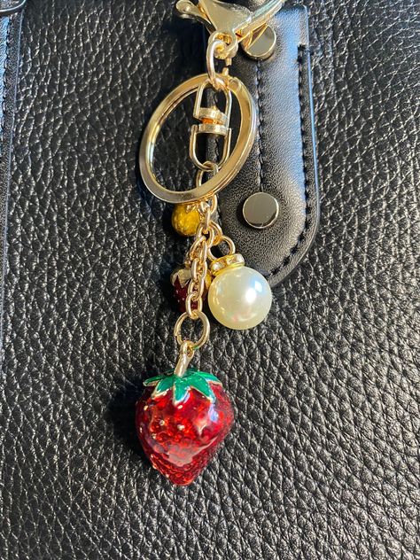 Strawberry Keychain purse charm with gold colored ring to clip on your car keys/home keys/handbags Purse Keychain Diy, Car Keys Keychain Ideas Aesthetic, Keychain Inspo Aesthetic, Cute Keyrings, Cute Keychain Ideas, Car Keys Keychain Ideas, Etsy Keychain, Bag Accessories Keychain, Keys Accessories