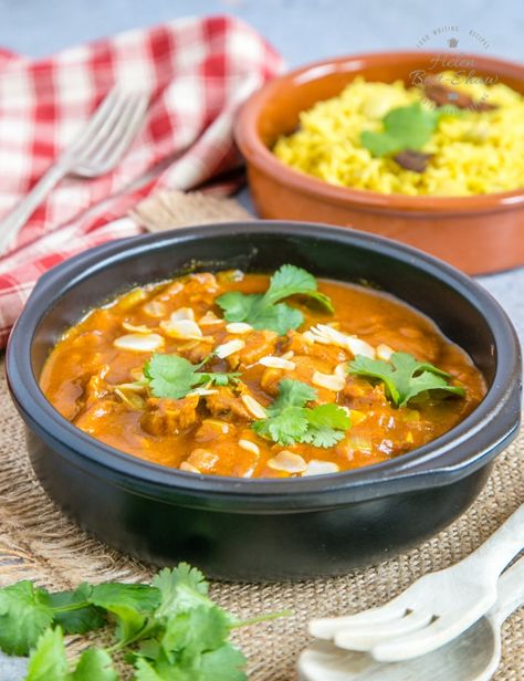 This leftover lamb curry recipe is simple, delicious, and a great way to enjoy leftovers from a Sunday roast. An unfussy British retro-style curry that has no fancy ingredients – the perfect week-night supper, and on the table in less than 30 minutes. |how to cook lamb| how to use leftover lamb| best lamb recipe| #lamb #dinner Lamb Leftovers, Leftover Lamb Curry, Donair Recipe, Leftover Lamb Recipes, Leftover Curry, Leftover Turkey Curry, Best Lamb Recipes, Leftover Roast Lamb, Lamb Curry Recipes