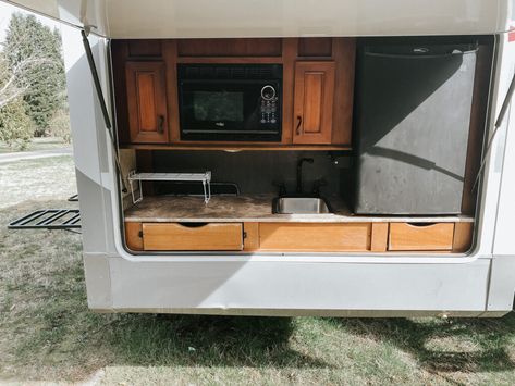 Rear Kitchen Rv Remodel, Camper Outdoor Kitchen Remodel, Outdoor Camper Kitchen, Rv Outdoor Kitchen Ideas, Outdoor Kitchen Remodel, Camper Outdoor Kitchen, Rv Outdoor Kitchen, Mini Washer And Dryer, Rv Kitchen Remodel