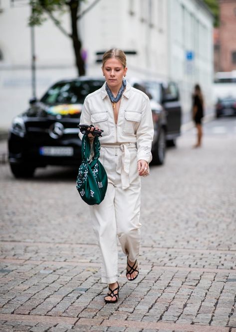 Add tough bandana print in dark tones to your utility jumpsuit. White Utility Jumpsuit, Utility Jumpsuit Outfit, Oslo Fashion, What To Wear Tomorrow, Fashion Trend Book, Fashion Trend Board, Utility Jumpsuit, Fashion Week 2018, Fashion Curvy