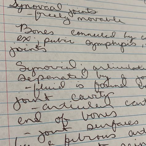 thought my messy handwriting was kinda aesthetic Sloppy Handwriting Aesthetic, Pretty Messy Handwriting, Messy Cursive Handwriting Aesthetic, Aesthetic Messy Handwriting, Cute Messy Handwriting, Hand Writing Messy, Handwriting Styles Messy, French Handwriting Aesthetic, Messy Writing Aesthetic