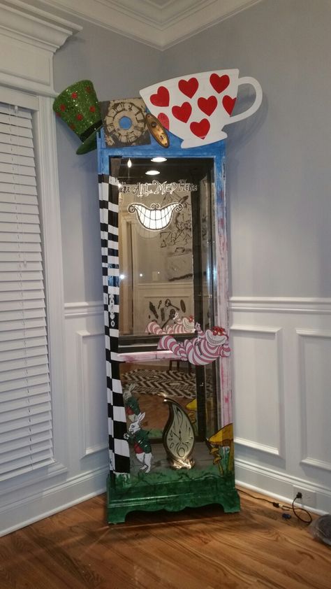 Alice In Wonderland Bedroom, Alice In Wonderland Crafts, Alice In Wonderland Room, Alice In Wonderland Diy, Dark Alice In Wonderland, Alice In Wonderland Tea Party Birthday, Dream Bedroom Inspiration, Whimsical Furniture, Alice And Wonderland Quotes