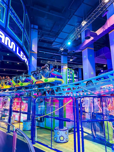 Babylon Park Indoor Funfair in London - Like Love London Babylon Park London, London For Kids, Indoor Theme Park, Indoor Park, Indoor Amusement Parks, Park Aesthetic, London With Kids, London Theme, House Pool