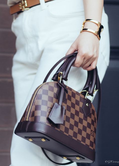 Alba Bb Louis Vuitton, Lv Bb Alma, Alma Bag Outfit, Louis Vuitton Alma Bb Outfit, Lv Alma Bb Outfit, Alma Bb Louis Vuitton Outfit, Alma Bb Outfit, Alma Bb Louis Vuitton, Alma Louis Vuitton