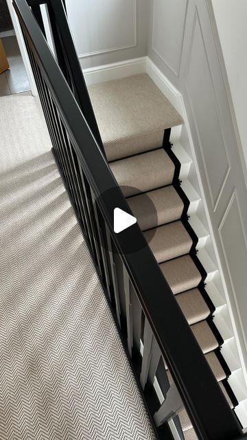 Floor Street on Instagram: "a question we get asked all the time is: can i get the same matching landing carpet for my stair runner? yes, absolutely you can! most things are possible, so just pop us a message 💛  half price summer sale ends soon… shop now and don’t miss out 👀⏰  🏡 @hope_home_x 🥰  #floorstreet #floorstreetfloors #floorstreetstairrunners #floorstreetcarpet #stairrunner #homeinspiration #homeinteriors" Stairs And Landing Ideas Upstairs, Cream Carpet Stairs And Landing, Beige And Black Stair Runner, Hallway Upstairs Ideas, Upstairs Hallway Carpet, Stair Runners And Landing Carpet, Stairwell Carpet Runner, Stairs And Landing Flooring Ideas, Hall Stairs Landing Decor