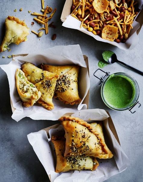 Paneer Samosa, Panch Phoran, Savoury Party Food, Savoury Sauces, Use Leftover Chicken, Pie Pastry Recipe, Paneer Cheese, Savoury Snacks, Spiced Chicken