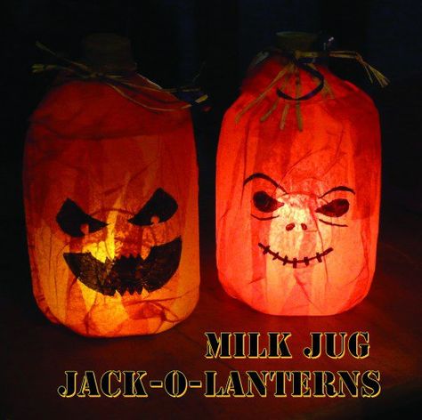 Milk Jug Jack-O-Lanterns Plastic Pumpkins Crafts, Halloween Milk Jugs, Milk Jug Crafts, Unique Halloween Decorations, Halloween Outside, Lantern Craft, Fun Halloween Crafts, Halloween Lanterns, Easy Halloween Crafts