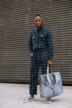 This is why you don't let your 5 year old nephew design your clothes Pants Street Style, Mens Plaid Pants, Affordable Handbags, New York Fashion Week Men, Quirky Style, Trendy Mens Fashion, Street Style Shoes, New Years Outfit, Mens Spring Fashion