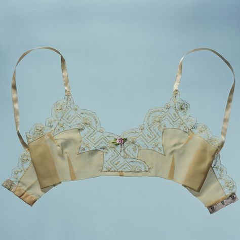 Brassiere Lingerie Vintage, Vintage Instagram, Satin Bra, Lingerie Inspiration, Moda Retro, Roaring Twenties, 1920s Fashion, Vintage Lingerie, Bustiers